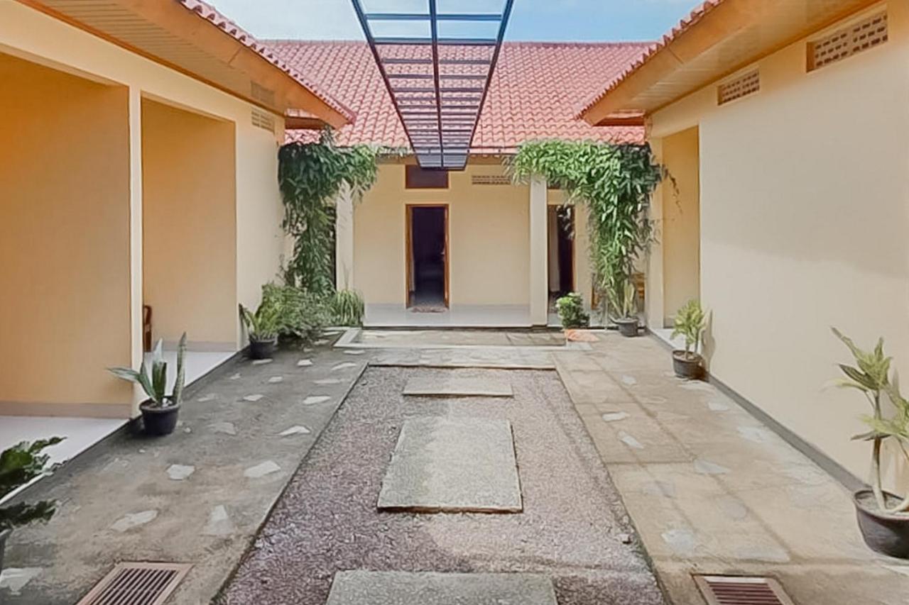 RedDoorz Syariah near Tugu Lampu Gentur Cianjur Hotel Luaran gambar